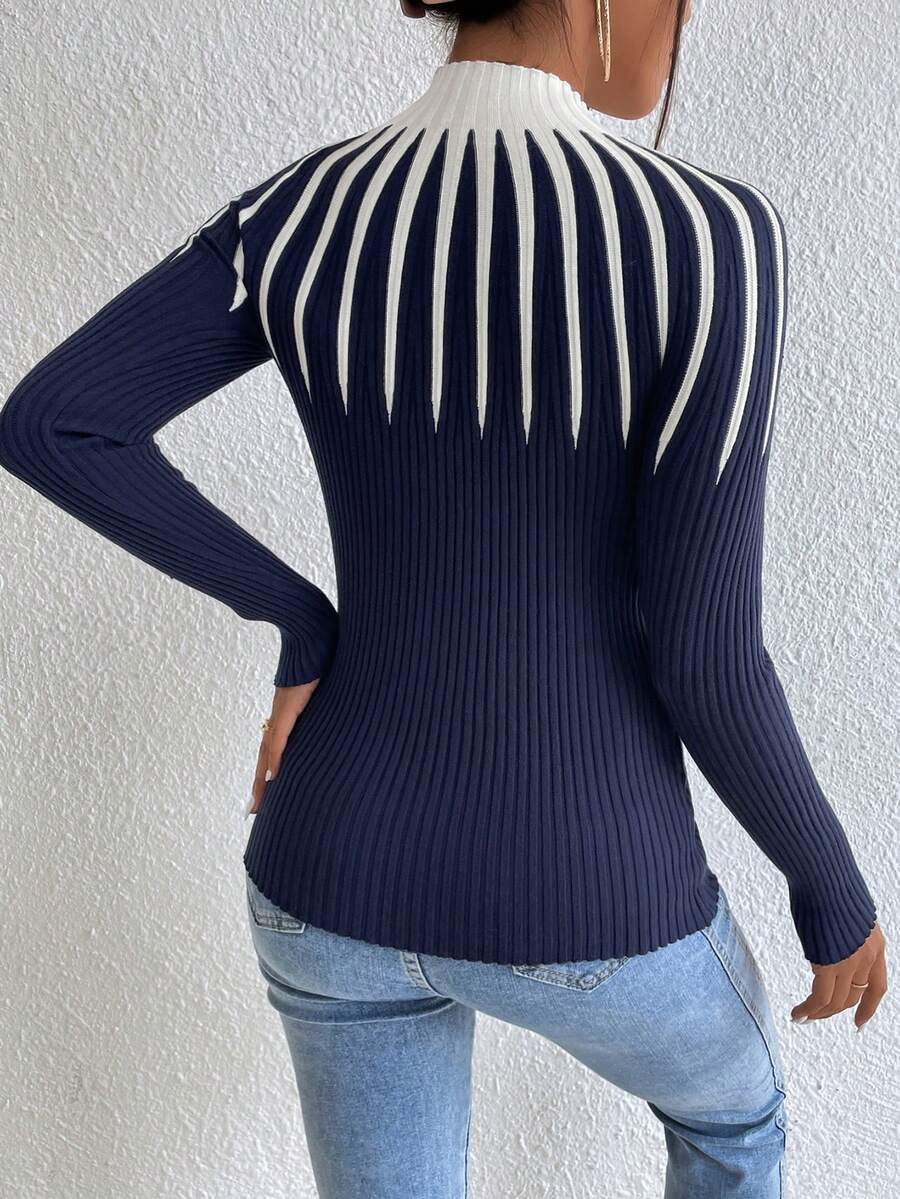 Karolina – Sweter z Wzorem i Golfem