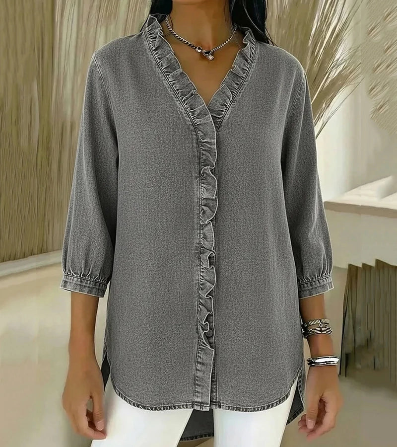 Sylwia – Blouse met V-hals en subtiele volants