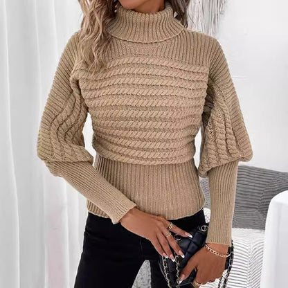 Magdalena – sweter z wysokim kołnierzem o splocie warkoczowym