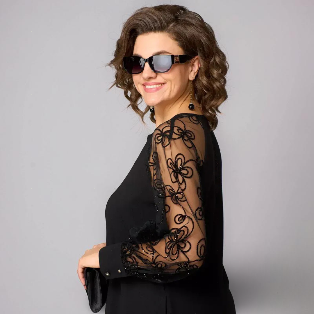 Justyna – Elegancka sukienka z koronkowymi rękawami